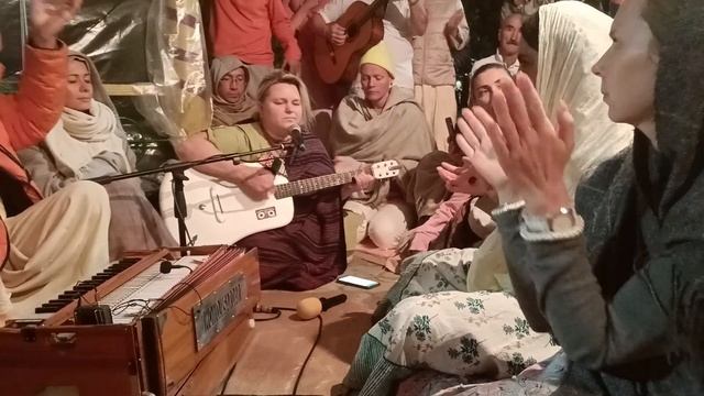 Нама-Амрита (Уччхалита) - Я был потерян, но спасён Тобой. Садху Санга 08.09.2023 смотреть онлайн