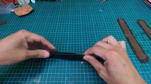DIY LEATHER APPLE PENCIL SLEEVE CASE | MEMBUAT CASING BULPEN / PENSIL | Tutorial & Pattern. смотреть онлайн