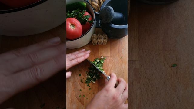 Куриные сердечки в азиатском стиле с брюссельской капустой. Рецепт в комментариях 👇