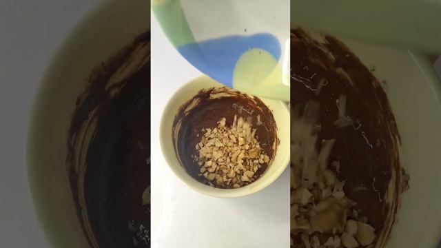 Reteta prajitura simpla, in 5 minute, la cana, in cuptorul cu microunde, din cacao si banana смотреть онлайн