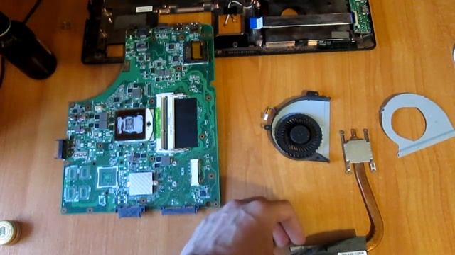 Чистка и замена термопасты в ноутбуке ASUS K53E смотреть онлайн