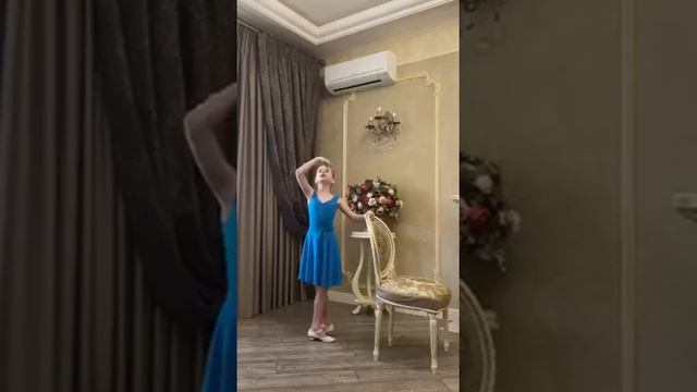 Третьякова Виктория Деми плие в народном танце с правой и левой ноги смотреть онлайн