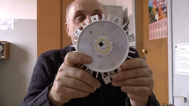 Вечный светодиодный светильник с датчиком звука и света для нужд ЖКХ!. смотреть онлайн