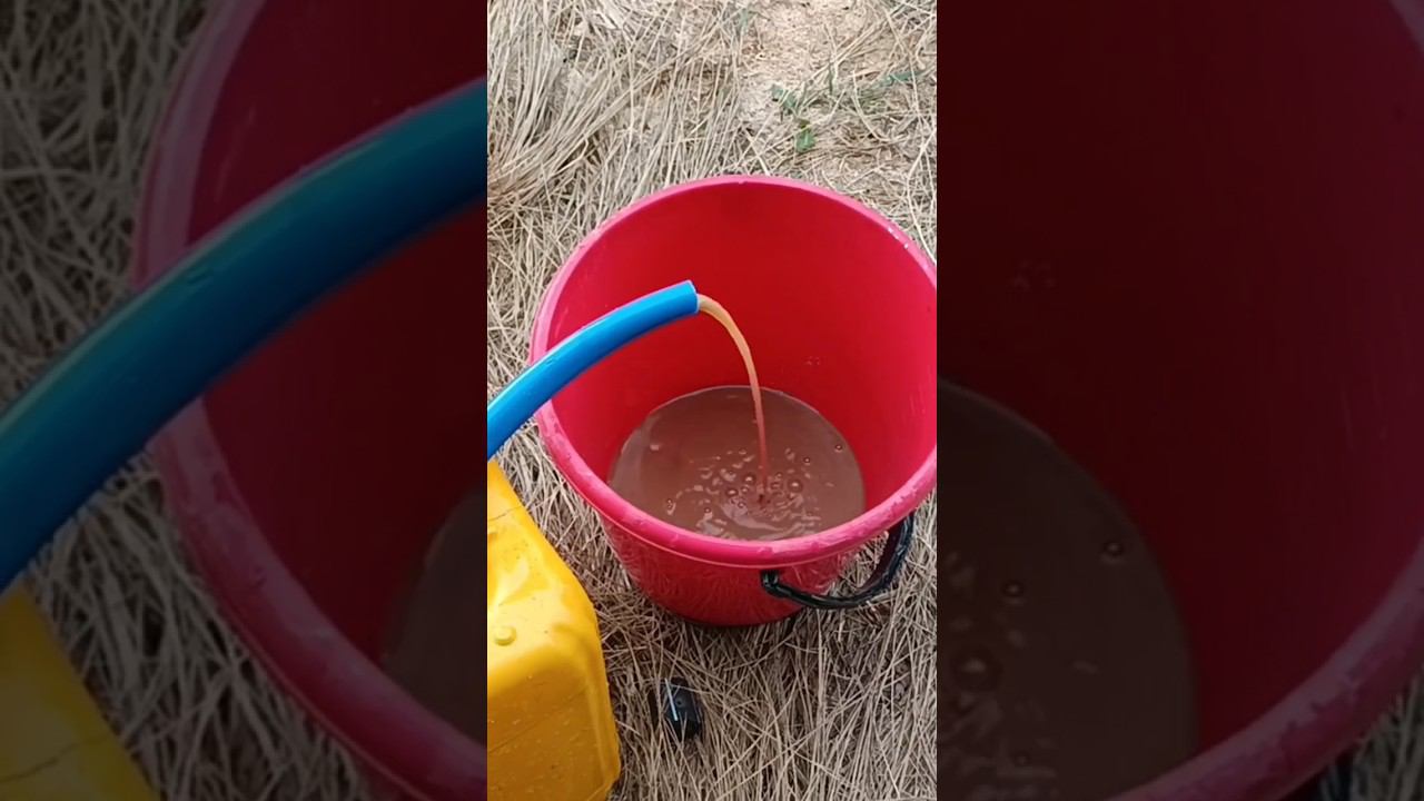 Первая скважина своими руками( ещё не прокачанная)- первая вода. Глубина 11.6 м, зеркало 6.6м. смотреть онлайн