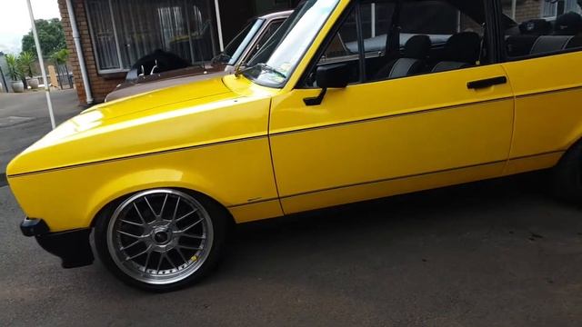1975 Datsun & 1980 Escort. смотреть онлайн