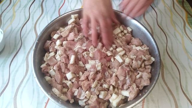 ДОМАШНЯЯ КОЛБАСА. Вкусный и самый простой рецепт. Готовим дома. смотреть онлайн