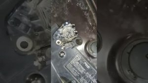 Рено Дастер-нет зарядки АКБ, причину смотрите в видео.