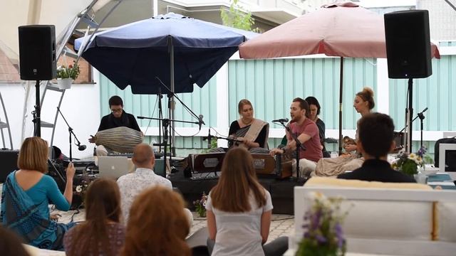 Маха Мантра под Нирвану смотреть онлайн