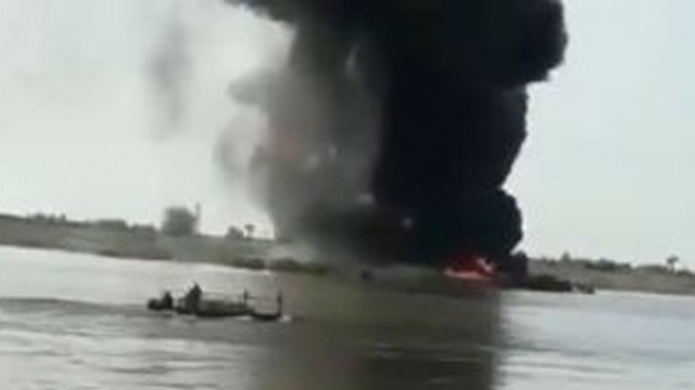 Американские истребители уничтожили сирийский корабл смотреть онлайн