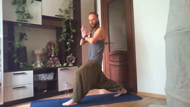 Ваджра йога с Александром Гордеевым. Йога для начинающих. Корректный подход к позвоночнику. смотреть онлайн