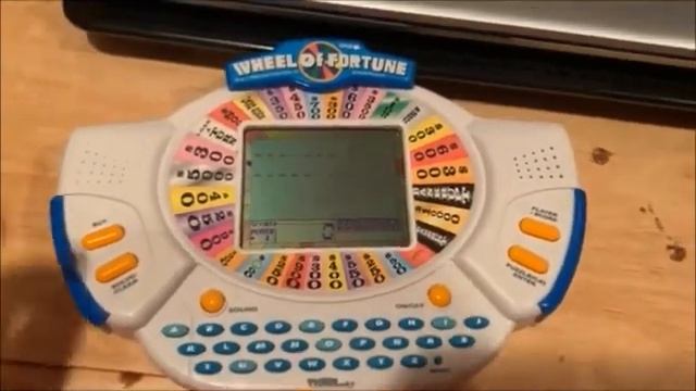 Tiger Electronics Deluxe Wheel of Fortune Run Game #4 смотреть онлайн