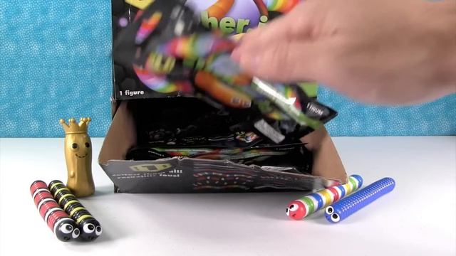Paul vs Shannon Challenge Revenge Of Slitherio Edition Blind Bag Opening | PSToyReviews смотреть онлайн
