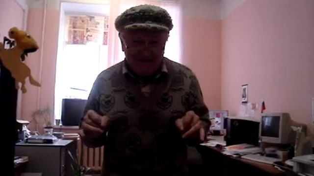 Брянский пенсионер исполняет песню 