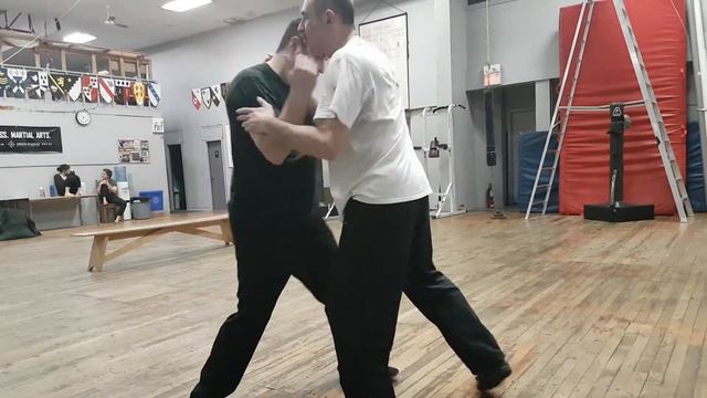 Sticky Hands 2.0 - Pad drills and Abrazare combined - April 2018 смотреть онлайн