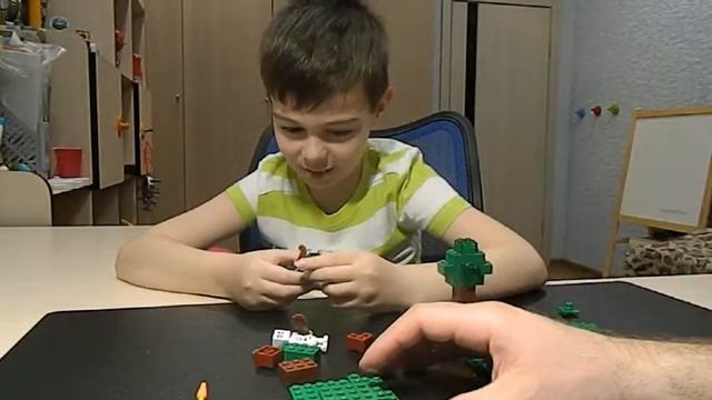 Открываем набор Minecraft MY WORLD играем со скелетом смотреть онлайн
