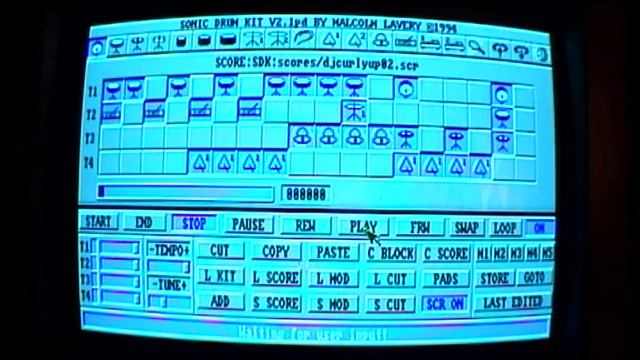 Amiga 500 back to the past simple drum sound смотреть онлайн