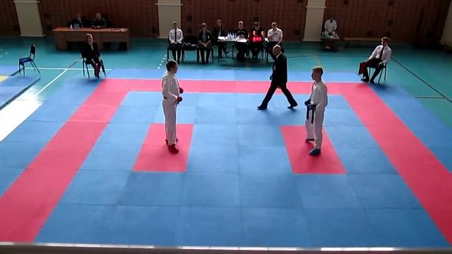 Соревнования по каратэ, спарринг, кумитэ.