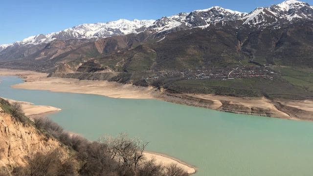 Долина реки Пскем в начале весны 2023 года смотреть онлайн