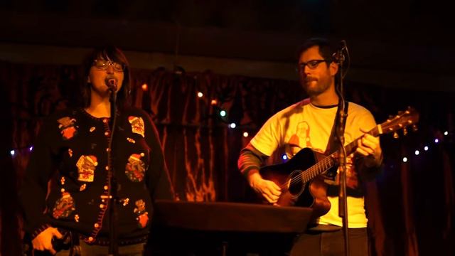 Jenn Schmidt & Jason Dean perform at Will Sing For Vashon on 12-23-16 смотреть онлайн