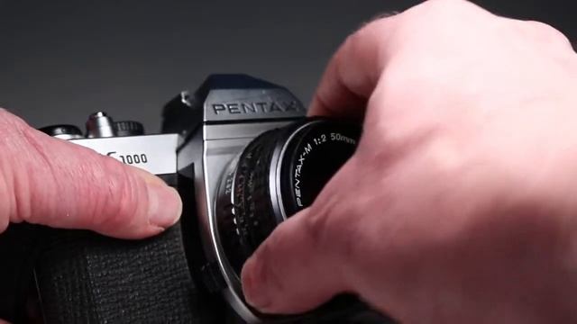 Pentax K1000 35mm Film SLR Camera with 50mm Pentax-M F/2 Lens смотреть онлайн