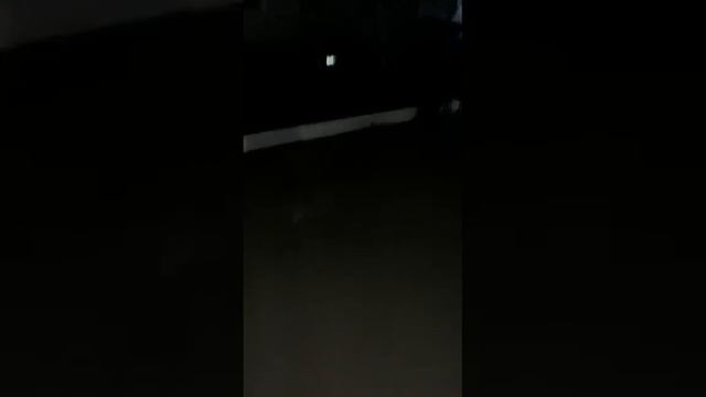 Мужчина лежит возле больницы в Нур-Султане смотреть онлайн