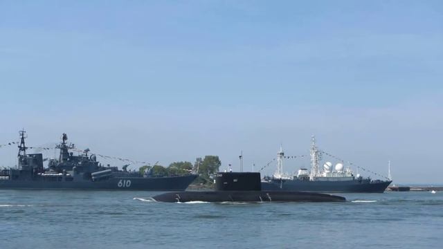 военно-морской парад в Балтийске, 27 июля 2014 года, подводная лодка смотреть онлайн