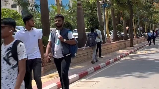 When a Bodybuilder Goes Out in Public - Crazy Girl Reactions ? смотреть онлайн