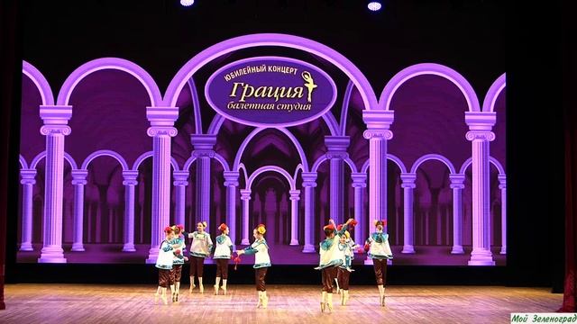 Китайский танец (из балета П. Чайковского «Щелкунчик»). Исполняет средняя группа