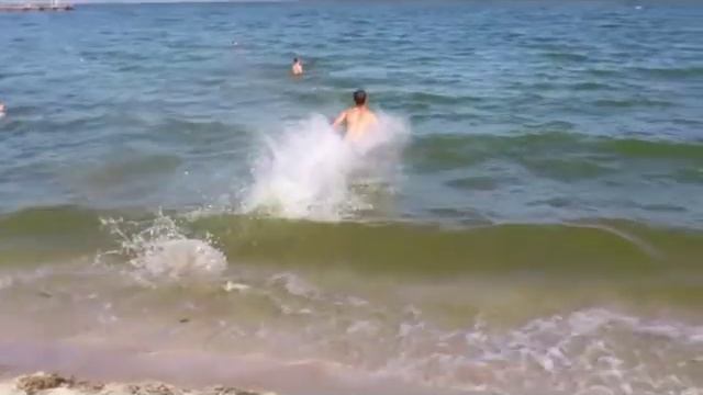 Учимся бегать по воде, а петя прыгать рыбкой! смотреть онлайн