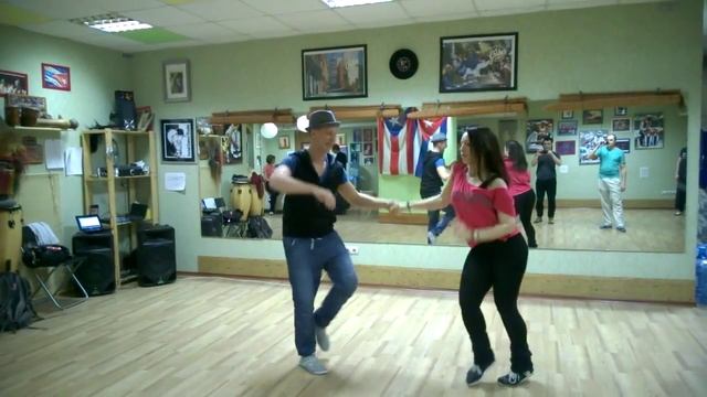 Сальса продолжающие+. Стас Швецов и Оля Самойлова. 09-02.2015 смотреть онлайн