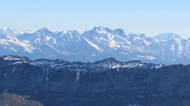 Grand Som (2026 m) - Vue panoramique du sommet смотреть онлайн