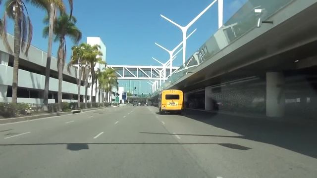 Lets Drive Through LAX *Los Angeles International Airport* смотреть онлайн