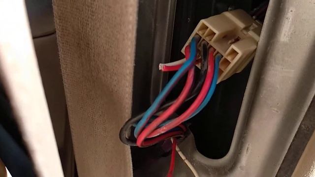 Поиск проводов на задние динамики смотреть онлайн