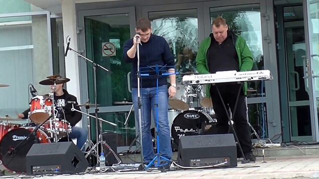 Кавер-Группа " Let’s play " г. Комсомольск-на-Амуре // Танцующий дедушка смотреть онлайн