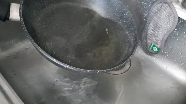 Как очистить сковороду от сильного нагара: тестирую новое средство на сложных загрязнениях смотреть онлайн