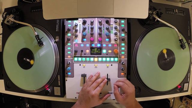 Boston DJ 80's quick mix Serato Rane 62 смотреть онлайн