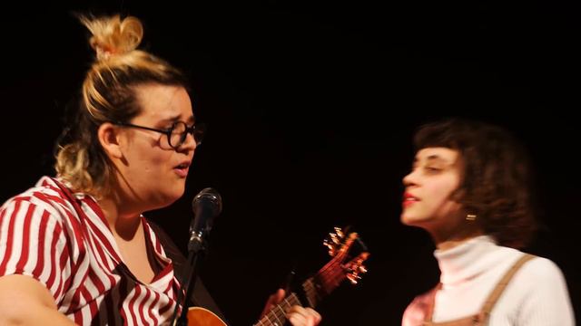 Pomme & Safia Nolin - Je serai (ta meilleure amie) / Lorie cover - @ Le Trianon, Paris - 16 Jan 201 смотреть онлайн