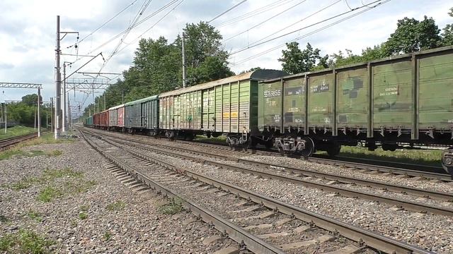 Электровоз ВЛ10-781 (ТЧЭ-5) с грузовым поездом. смотреть онлайн
