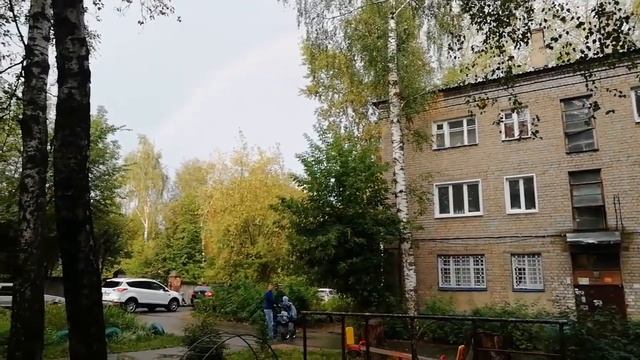 МУЖ УЧИТ ГОТОВИТЬ// ШАРЛОТКА МУЛЬТИВАРКЕ - ПОЛ ДНЯ и ГОТОВО! смотреть онлайн