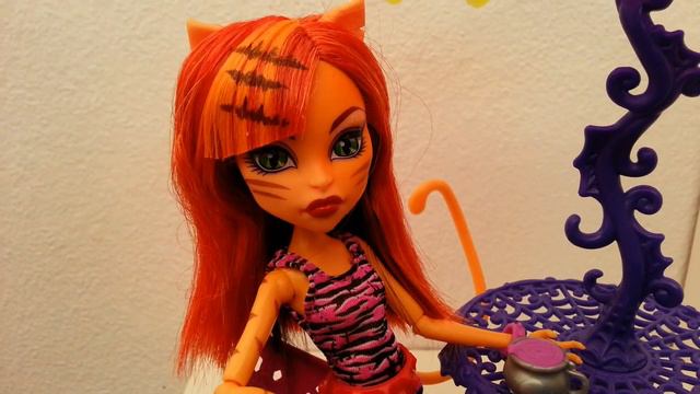 Monster High - Coffin Bean Toralei Review! смотреть онлайн