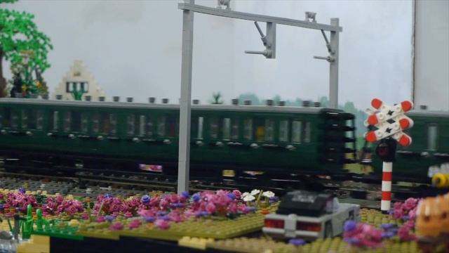 Custom LEGO trains & layout at Dutch Transport Museum смотреть онлайн