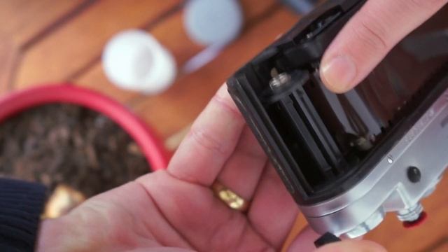 How To Load 35mm Film into Camera (Zorki 4K "leica copy") смотреть онлайн