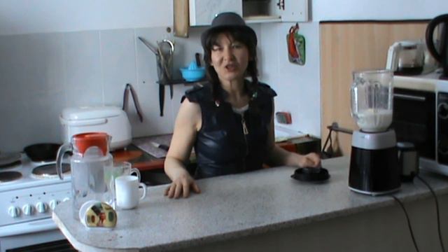 КТО ПЬЁТ КОКТЕЙЛИ ПО УТРАМ.... смотреть онлайн