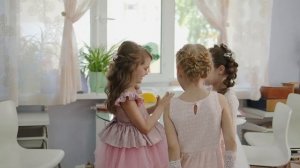 Сборы перед выпускным утренником. Утренник в детском саду.