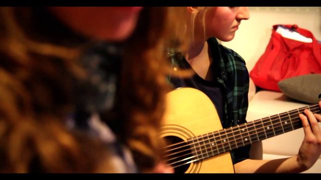 Tina a Lenka - How Deep Is Your Love (cover) смотреть онлайн