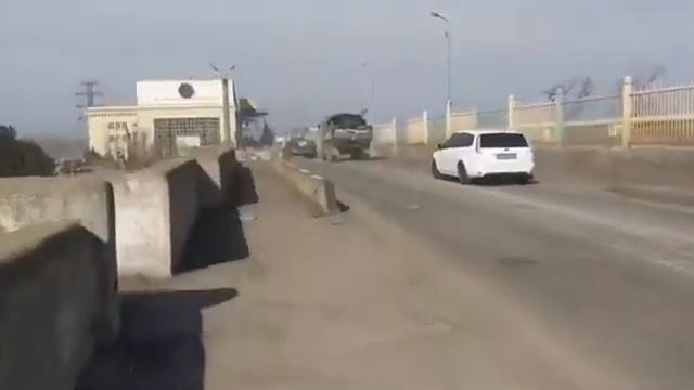 ⚡️Кадры момента прибытия российской бронетехники и вертолётного десанта на Каховскую ГЭС смотреть онлайн