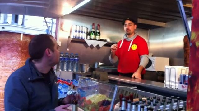 Урок по русскому мату в Берлинской лавке. The joke in the Berlin shop. смотреть онлайн