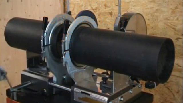 Стыковая сварка ПЭ труб механическим аппаратом смотреть онлайн