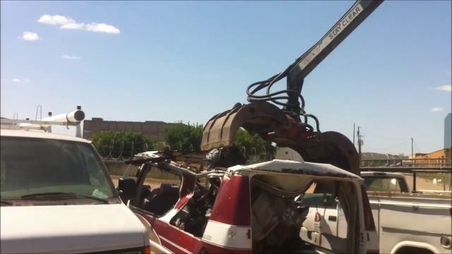 FORD F-750 GRAPPLE TRUCK TESTING AFTER PUMP REPAIR VS OLD CHEVY VAN смотреть онлайн