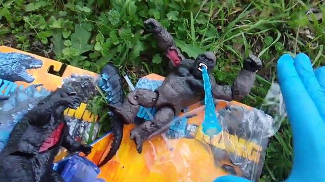 Godzilla Sunday! Godzilla vs Kong Figures by Playmates! смотреть онлайн